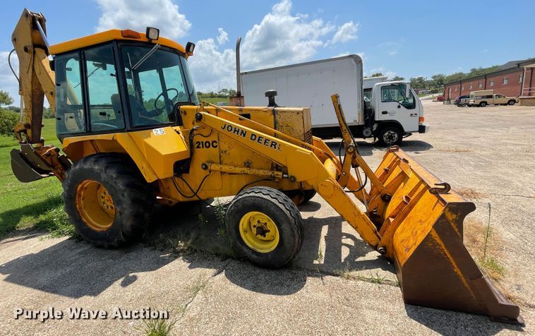 image for item KK9553 John Deere 210C  backhoe