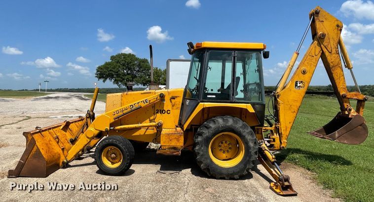 image for item KK9553 John Deere 210C  backhoe