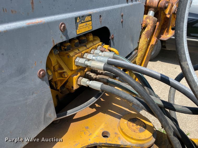 image for item KK9553 John Deere 210C  backhoe