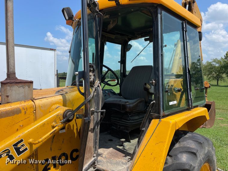 image for item KK9553 John Deere 210C  backhoe