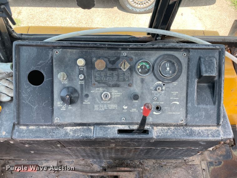 image for item KK9553 John Deere 210C  backhoe