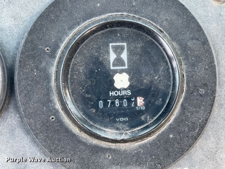 image for item KK9553 John Deere 210C  backhoe