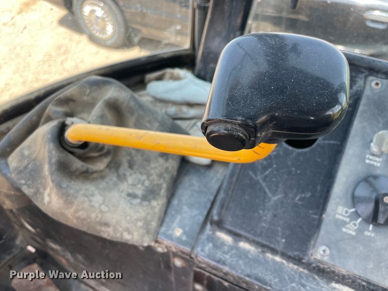 image for item KK9553 John Deere 210C  backhoe