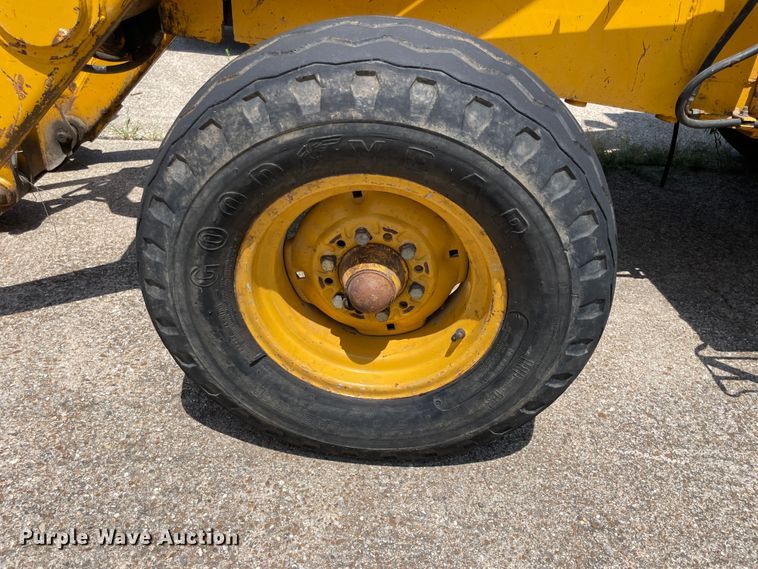 image for item KK9553 John Deere 210C  backhoe