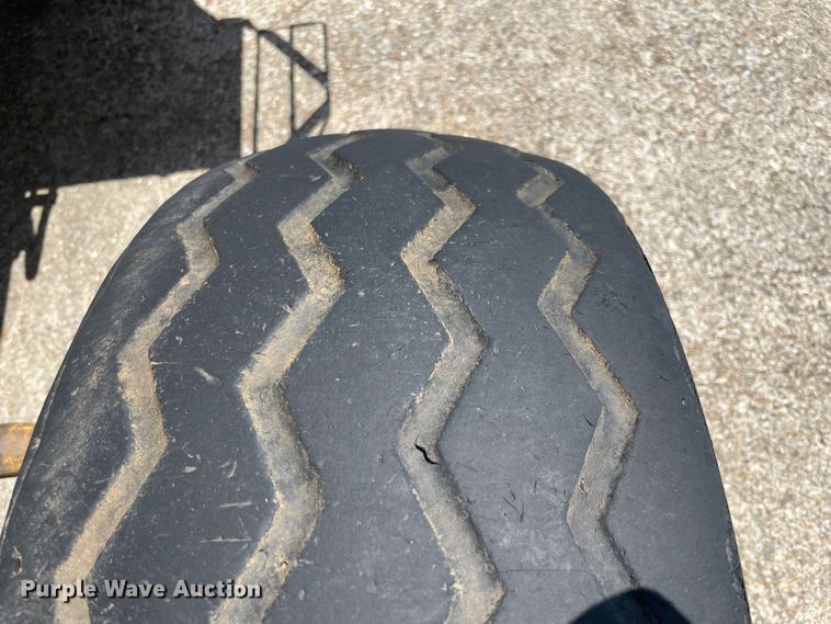 image for item KK9553 John Deere 210C  backhoe