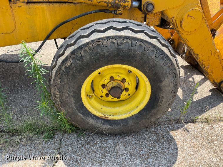image for item KK9553 John Deere 210C  backhoe