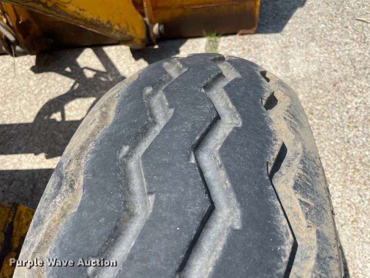 image for item KK9553 John Deere 210C  backhoe