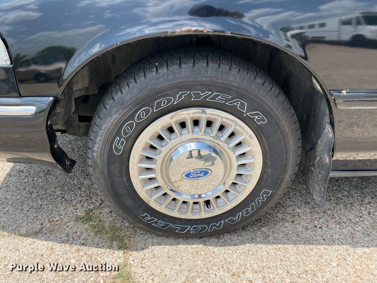 image for item KK9554 1997 Ford Crown Victoria Police Interceptor