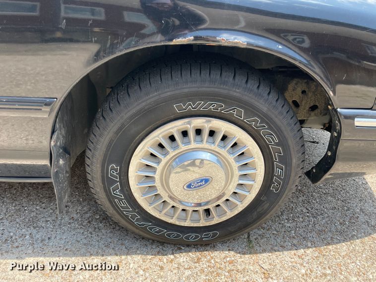 image for item KK9554 1997 Ford Crown Victoria Police Interceptor