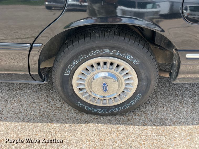 image for item KK9554 1997 Ford Crown Victoria Police Interceptor