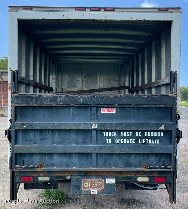 image for item KK9555 1991 Chevrolet 3500  box truck