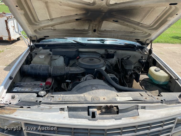 image for item KK9555 1991 Chevrolet 3500  box truck