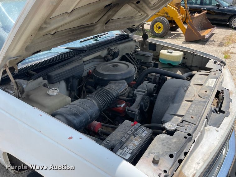 image for item KK9555 1991 Chevrolet 3500  box truck