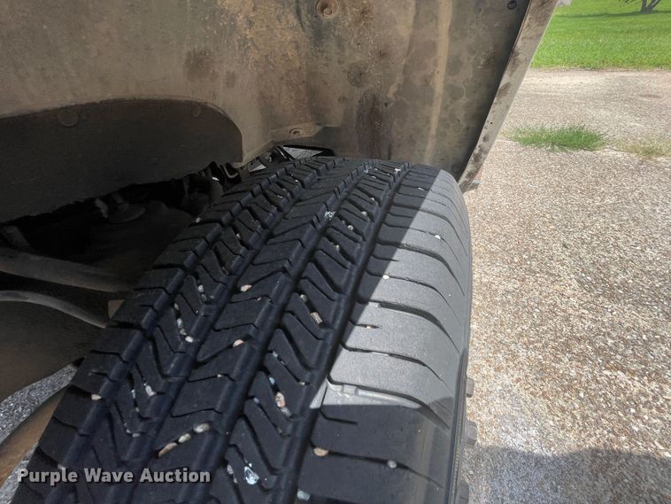 image for item KK9555 1991 Chevrolet 3500  box truck