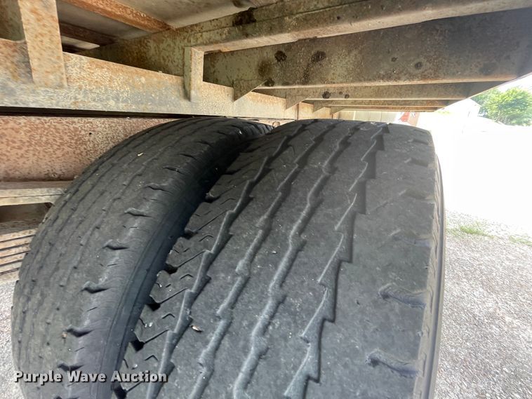 image for item KK9555 1991 Chevrolet 3500  box truck