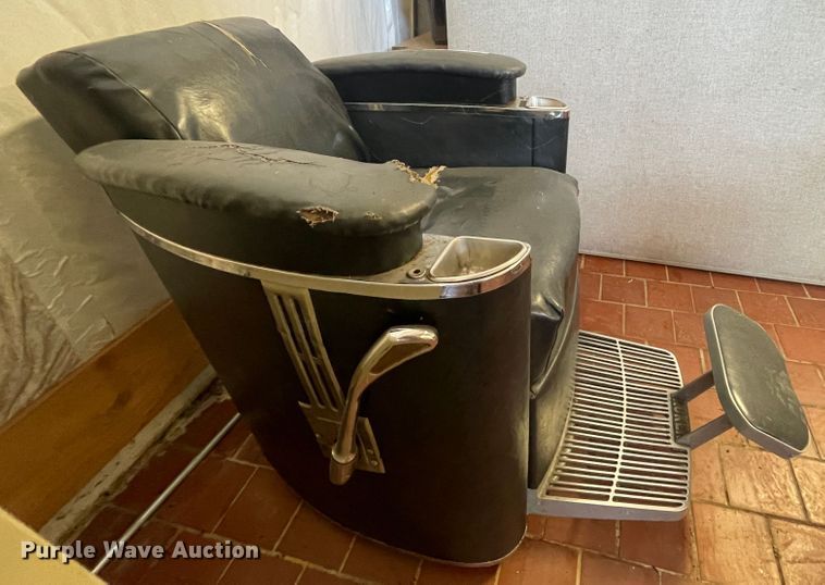 image for item KK9557 Koker  barber chair