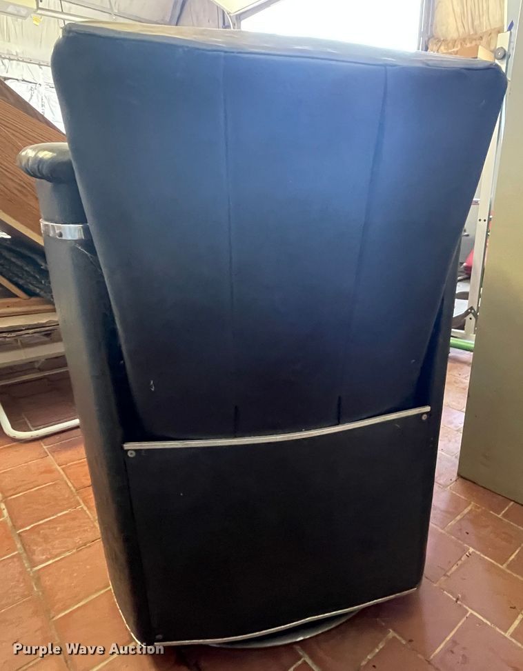 image for item KK9557 Koker  barber chair