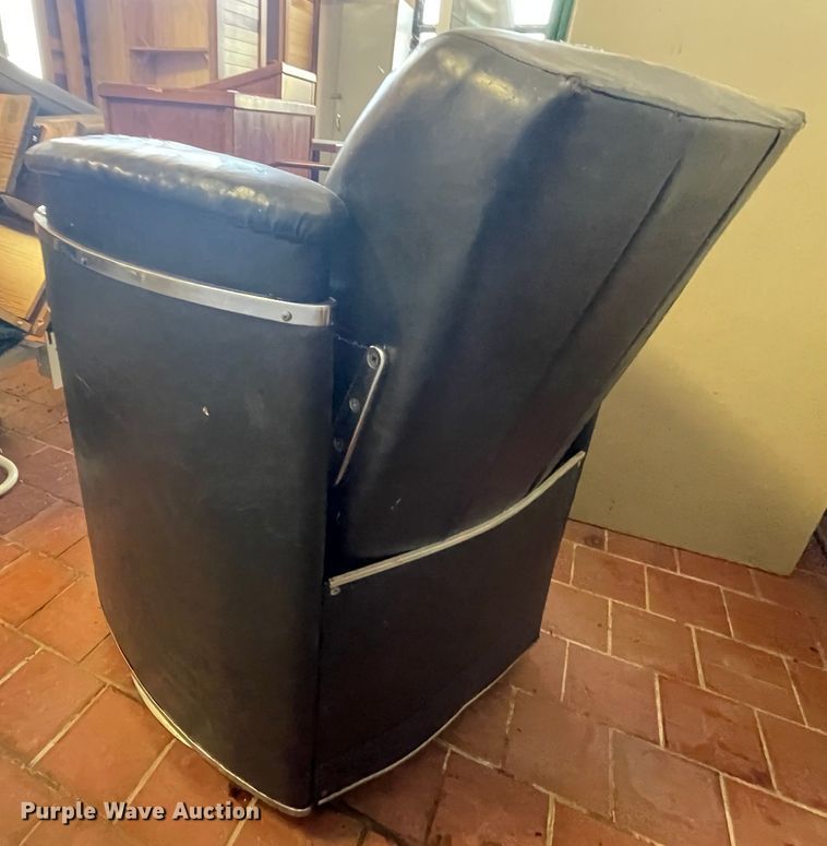 image for item KK9557 Koker  barber chair