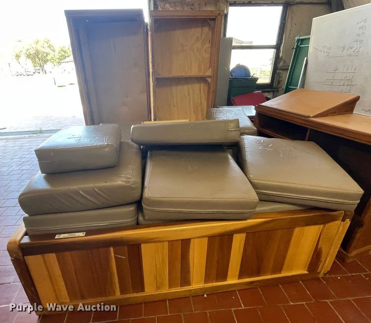 image for item KK9559 Couches