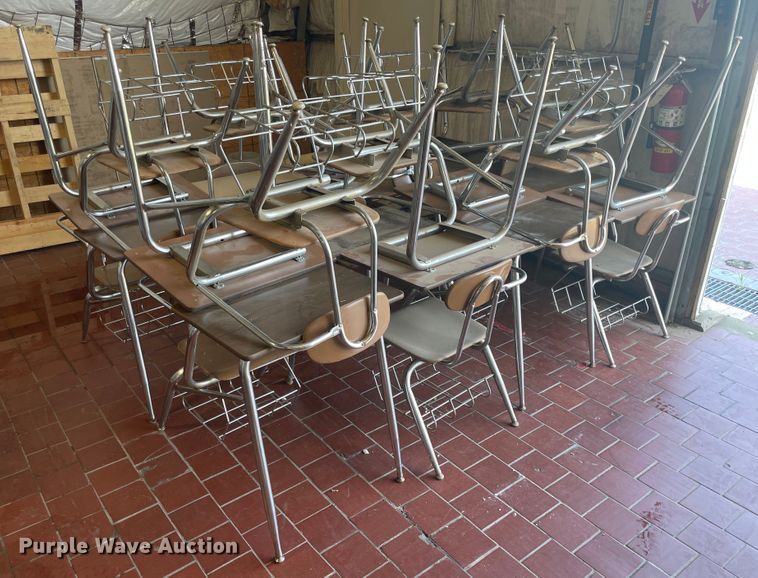 image for item KK9560 Approximately 66 desks