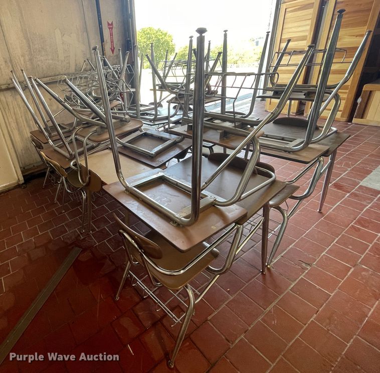 image for item KK9560 Approximately 66 desks