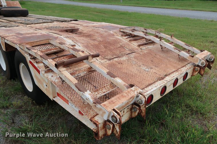 image for item KQ9786 1968 Hyster  equipment trailer