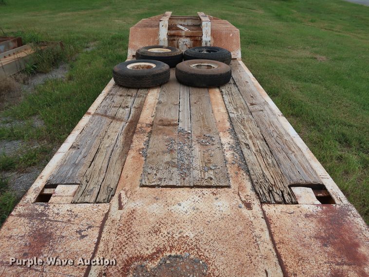 image for item KQ9786 1968 Hyster  equipment trailer