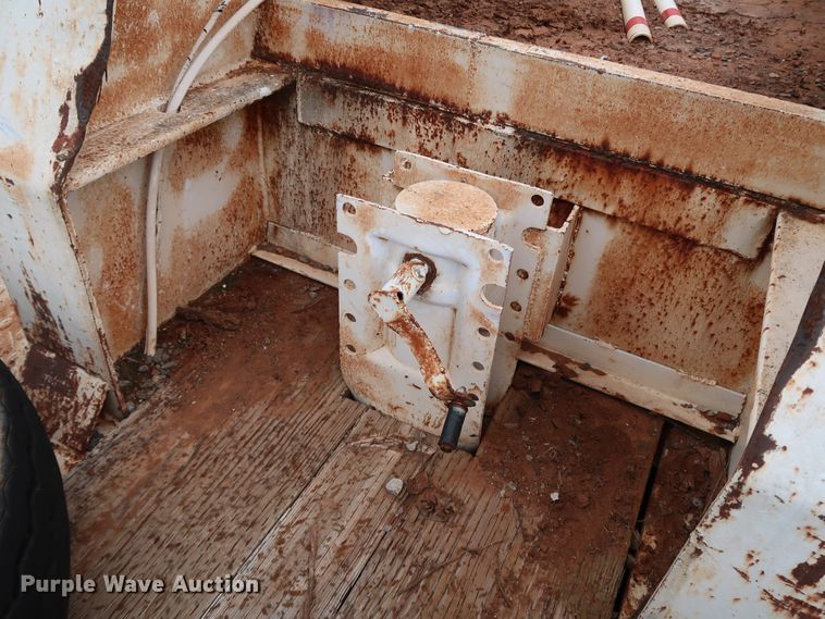 image for item KQ9786 1968 Hyster  equipment trailer