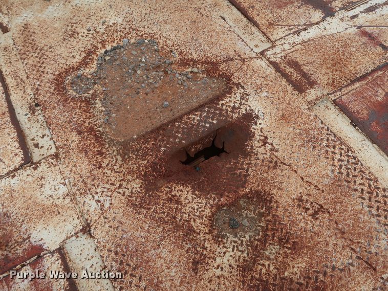 image for item KQ9786 1968 Hyster  equipment trailer