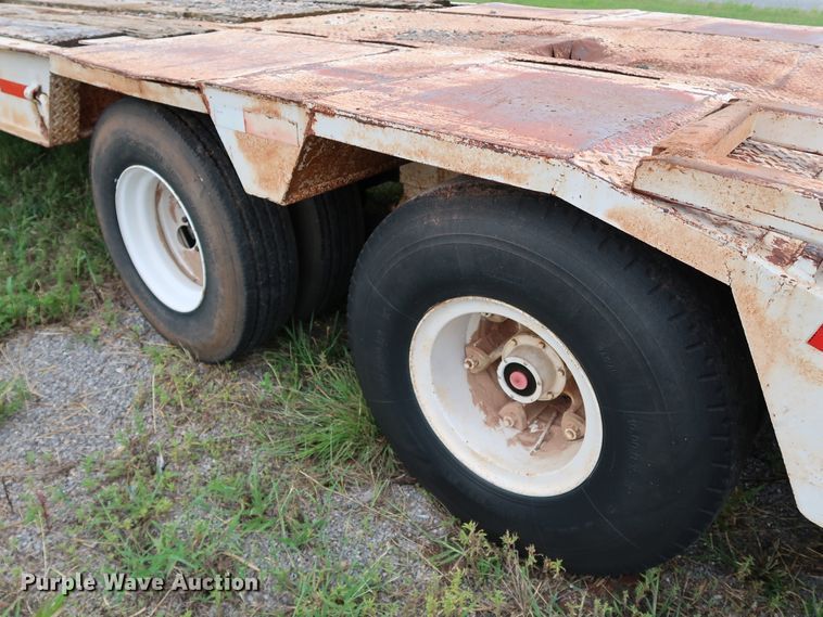 image for item KQ9786 1968 Hyster  equipment trailer