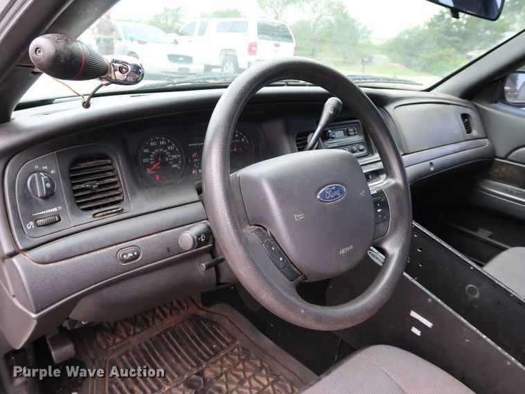 image for item KQ9788 2011 Ford Crown Victoria Police Interceptor