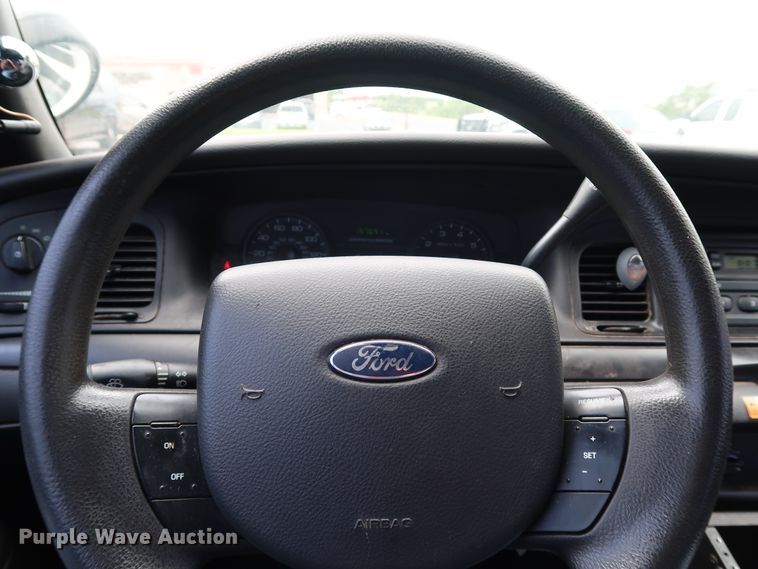 image for item KQ9788 2011 Ford Crown Victoria Police Interceptor