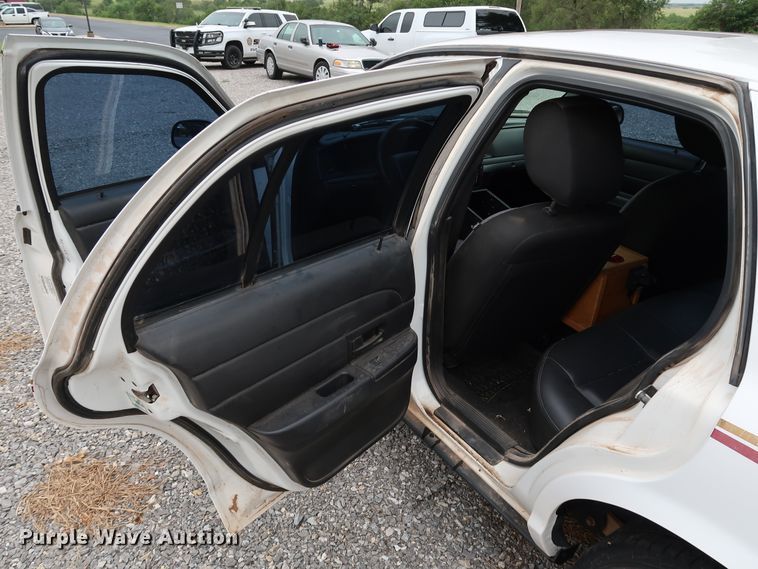 image for item KQ9788 2011 Ford Crown Victoria Police Interceptor