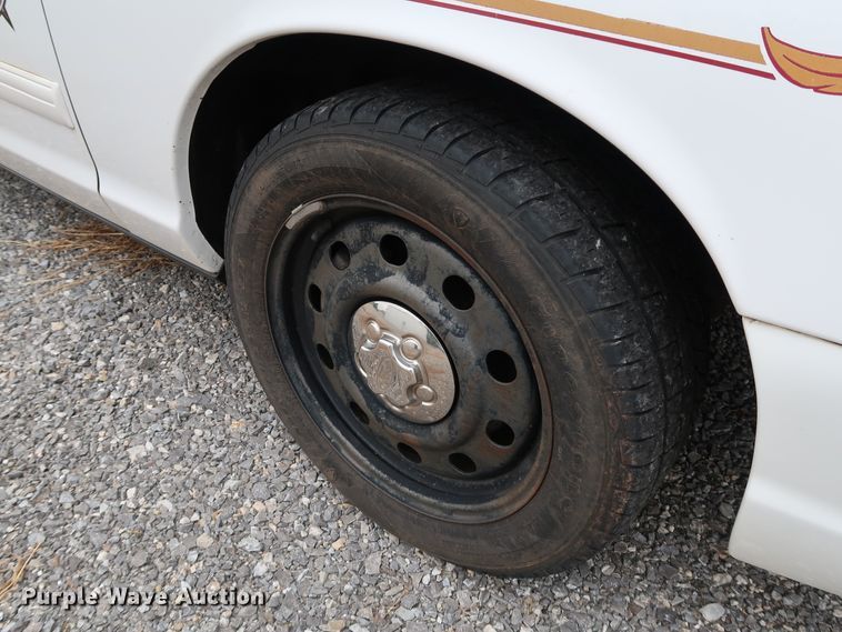 image for item KQ9788 2011 Ford Crown Victoria Police Interceptor