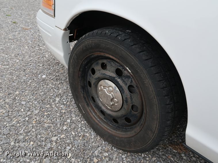 image for item KQ9788 2011 Ford Crown Victoria Police Interceptor