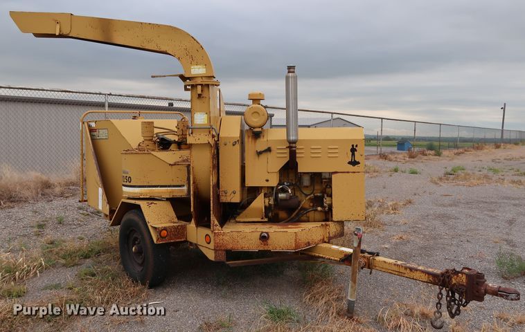 image for item KQ9794 1989 Vermeer BC1250  wood chipper