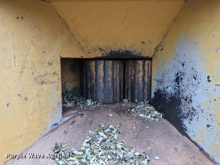 image for item KQ9794 1989 Vermeer BC1250  wood chipper