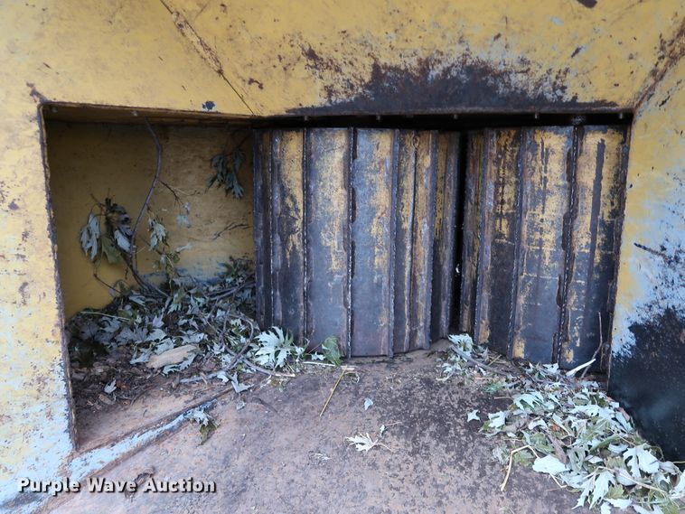 image for item KQ9794 1989 Vermeer BC1250  wood chipper