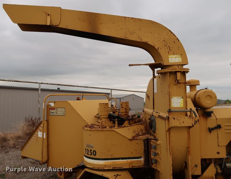 image for item KQ9794 1989 Vermeer BC1250  wood chipper