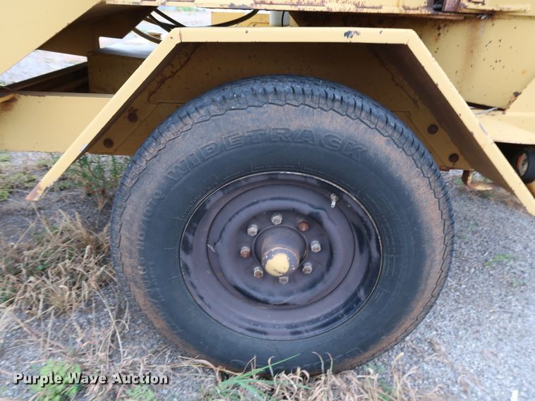 image for item KQ9794 1989 Vermeer BC1250  wood chipper