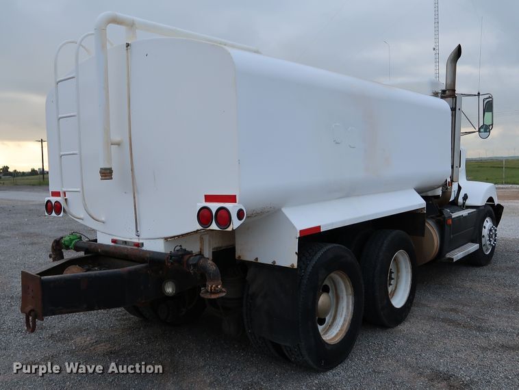 image for item KQ9795 1993 Kenworth T400  water truck