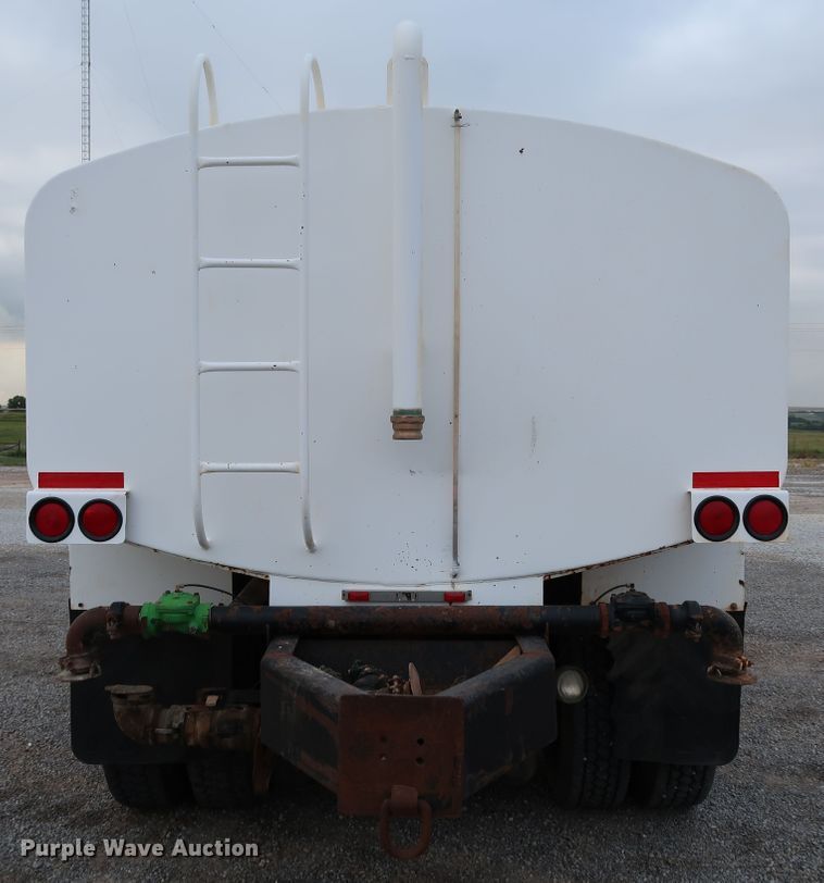 image for item KQ9795 1993 Kenworth T400  water truck