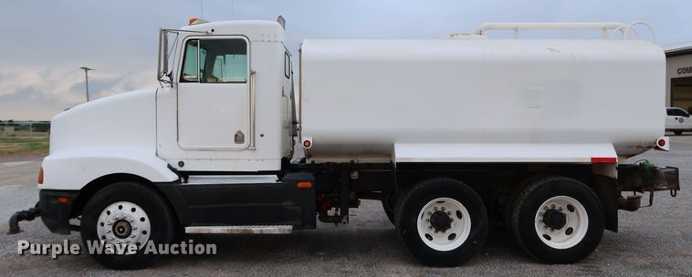 image for item KQ9795 1993 Kenworth T400  water truck