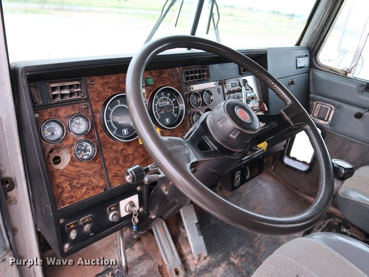 image for item KQ9795 1993 Kenworth T400  water truck