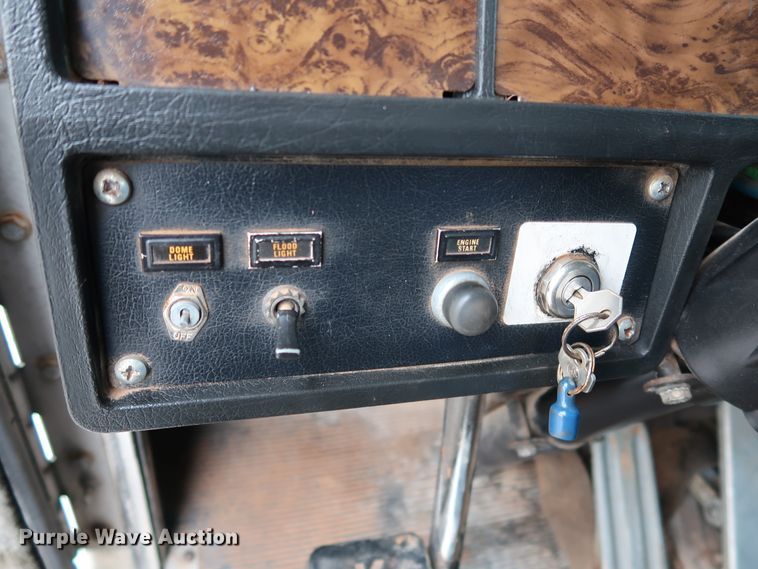 image for item KQ9795 1993 Kenworth T400  water truck