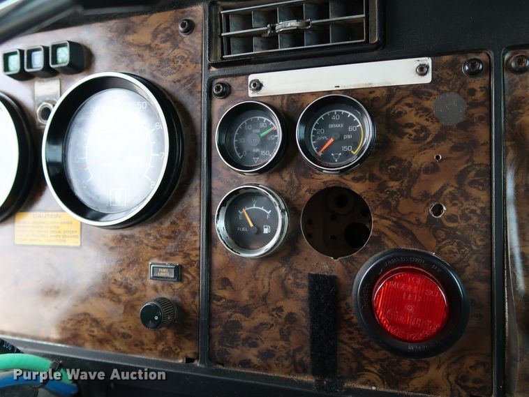 image for item KQ9795 1993 Kenworth T400  water truck