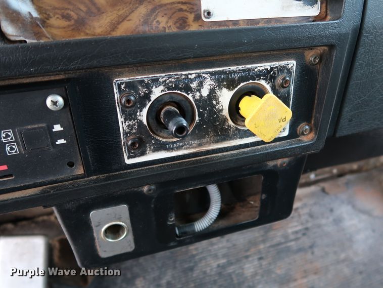 image for item KQ9795 1993 Kenworth T400  water truck