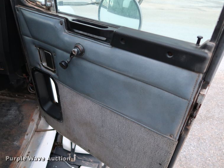 image for item KQ9795 1993 Kenworth T400  water truck