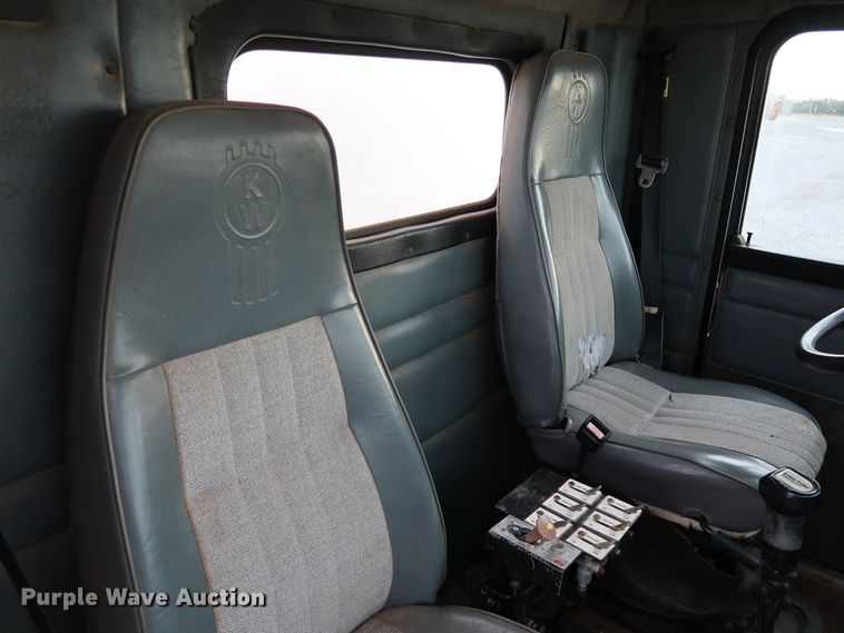 image for item KQ9795 1993 Kenworth T400  water truck