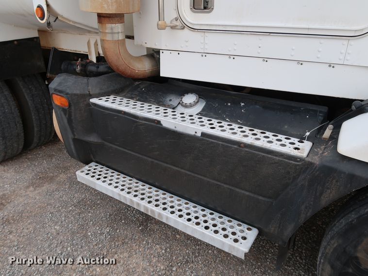 image for item KQ9795 1993 Kenworth T400  water truck